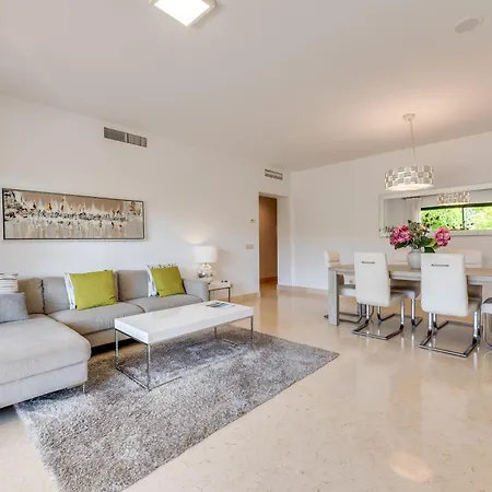 2-bed In Capanes Del Golf 아파트 *