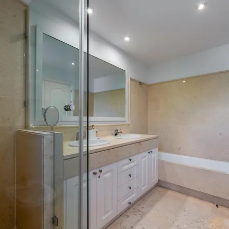 2-bed In Capanes Del Golf 아파트 베나하비스