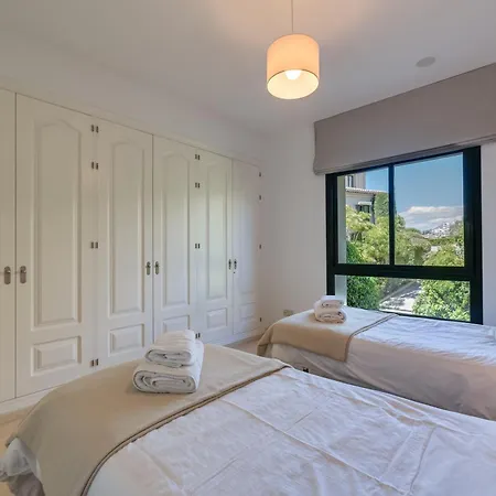 아파트 2-bed In Capanes Del Golf